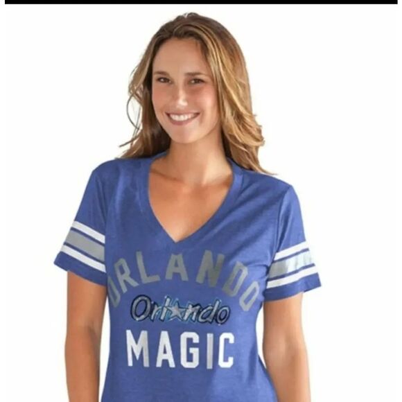 Tops - NWT Hardwood Classics Orlando Magic V-Neck T-Shirt Sz M